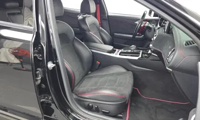Kia Stinger 2023, 60237 км, за 22252.86 USD - фото 11