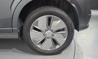 Hyundai Kona 2021, 74821 км, за 15536.63 USD - фото 21