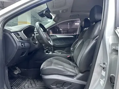 Roewe RX5 New Energy 2018, 80000 км, за 3840.42 USD