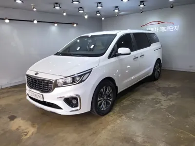 Kia Canival 2019, 70000 км, за 8060.84 USD
