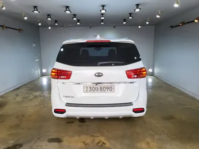 Kia Canival 2019, 70000 км, за 8060.84 USD