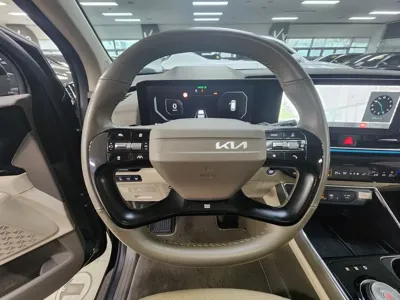 Kia Canival 2025, 17934 км, за 31508.47 USD