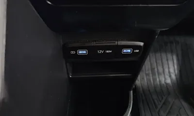 Hyundai Staria 2023, 43408 км, за 16604.8 USD - фото 31