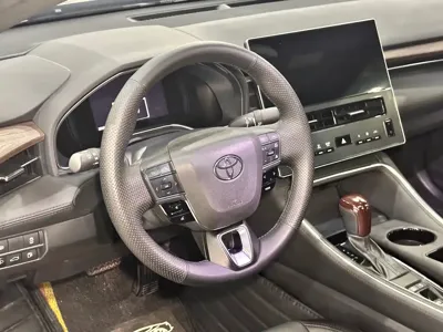 Toyota Avalon 2025, 25000 км, за 17677.59 USD
