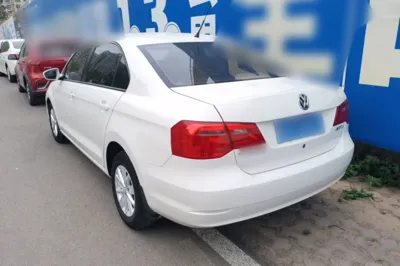 Volkswagen Jetta 2015, 104400 км, за 5131 USD - фото 4