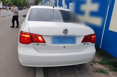 Volkswagen Jetta 2015, 104400 км, за 5131 USD - фото 5