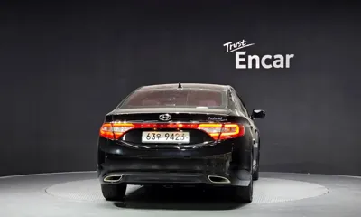 Hyundai Grandeur 2015, 165130 км, за 4466.63 USD