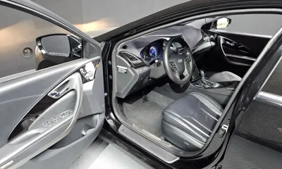 Hyundai Grandeur 2015, 165130 км, за 4466.63 USD - фото 10