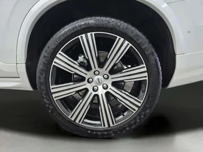 Volvo XC90 2025, 7155 км, за 50214.73 USD
