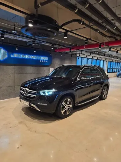 Mercedes-Benz GLE-Class 2019, 130000 км, за 29539.19 USD