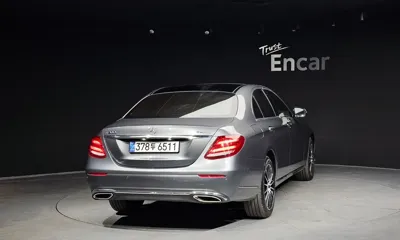 Mercedes-Benz E-Class 2019, 77663 км, за 17657.87 USD