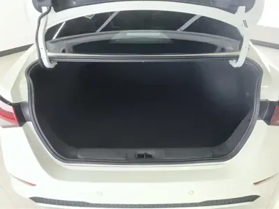 Nissan Sylphy 2023, 16400 км, за 10284.51 USD