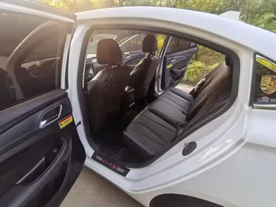 Roewe i5 2021, 80000 км, за 3801.44 USD - фото 8