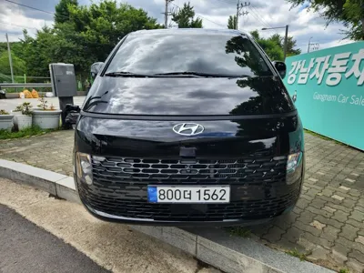 Hyundai Staria 2023, 99860 км, за 14375.74 USD