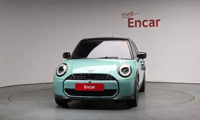MINI Cooper 2025, 2267 км, за 22778 USD