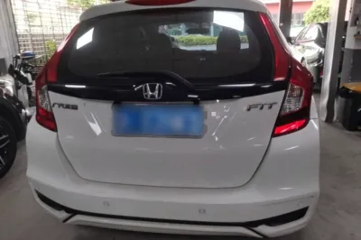 Honda Fit 2018, 102500 км, за 8023 USD