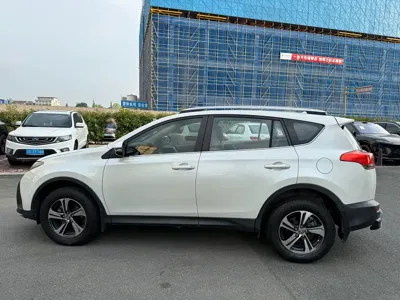 Toyota RAV4 2015, 97000 км, за 6395.57 USD