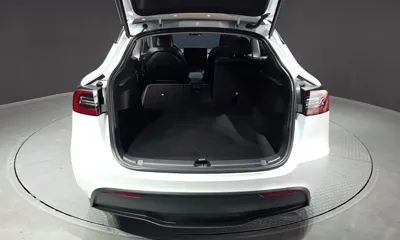 Tesla Model Y 2024, 40957 км, за 25797.56 USD - фото 20