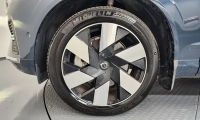 Volvo XC60 2025, 23499 км, за 39345.75 USD