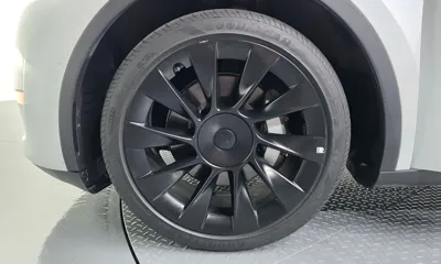 Tesla Model Y 2022, 36932 км, за 30142.8 USD