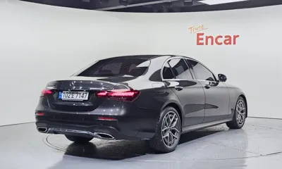 Mercedes-Benz E-Class 2022, 39932 км, за 30327.05 USD