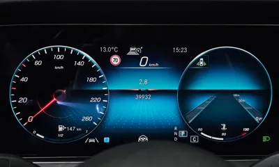 Mercedes-Benz E-Class 2022, 39932 км, за 29902.3 USD - фото 8