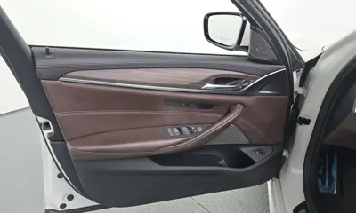 BMW 5-Series 2020, 85426 км, за 18442.64 USD - фото 24