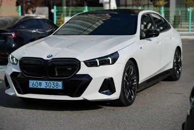 BMW i5 2025, 11000 км, за 69711.84 USD