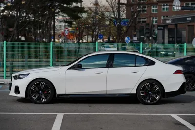 BMW i5 2025, 11000 км, за 69711.84 USD - фото 14