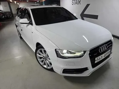 Audi A4 2015, 110903 км, за 4940.52 USD