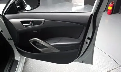 Hyundai Veloster 2012, 120885 км, за 2467.93 USD - фото 24