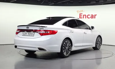 Hyundai Grandeur 2014, 251767 км, за 2927.4 USD