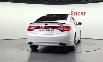 Hyundai Grandeur 2014, 251767 км, за 2927.4 USD