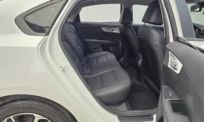 Kia K3 2022, 38213 км, за 10939.63 USD - фото 12