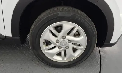 Hyundai Venue 2022, 31885 км, за 11644.56 USD