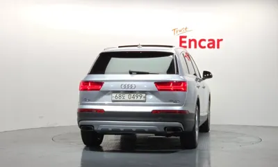 Audi Q7 2016, 259189 км, за 9767.53 USD
