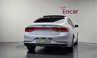 Hyundai Grandeur 2018, 108726 км, за 12182.42 USD