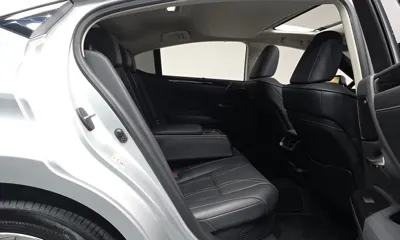 Lexus ES 2019, 53972 км, за 20874.36 USD - фото 11