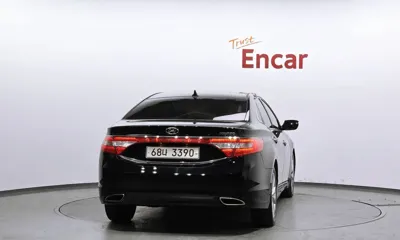 Hyundai Grandeur 2011, 111607 км, за 3249.33 USD