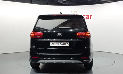 Kia Canival 2019, 113840 км, за 10986.15 USD