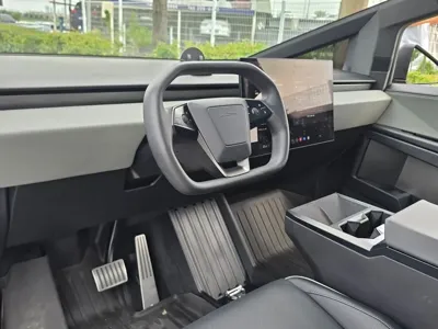 Tesla Cybertruck 2024, 26345 км, за 89144.98 USD - фото 10