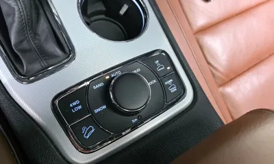 Jeep Cherokee 2021, 32947 км, за 23069.82 USD - фото 29