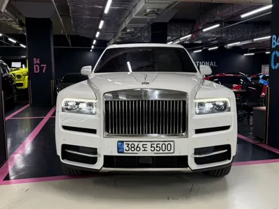 Rolls-Royce Cullinan 2022, 15000 км, за 302609.81 USD