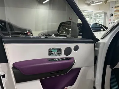 Rolls-Royce Cullinan 2022, 15000 км, за 302609.81 USD - фото 15