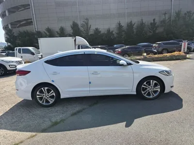 Hyundai Avante 2017, 94636 км, за 6236.05 USD