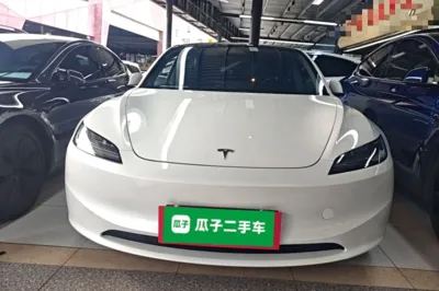 Tesla Model 3 2023, 33000 км, за 29863 USD