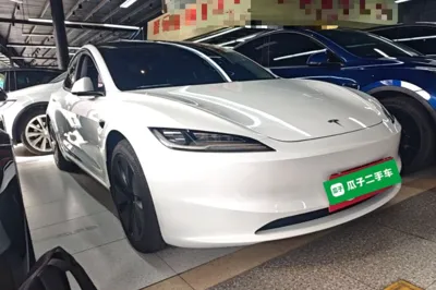Tesla Model 3 2023, 33000 км, за 29863 USD