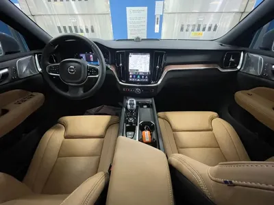 Volvo V60 2026, 2638 км, за 33860.77 USD - фото 7
