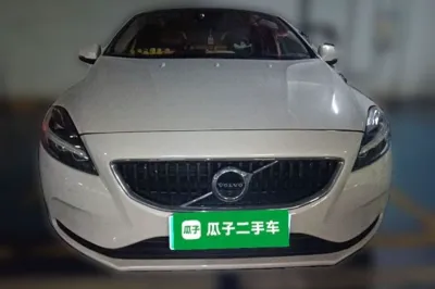 Volvo V40 2017, 72800 км, за 7224 USD