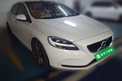 Volvo V40 2017, 72800 км, за 7224 USD